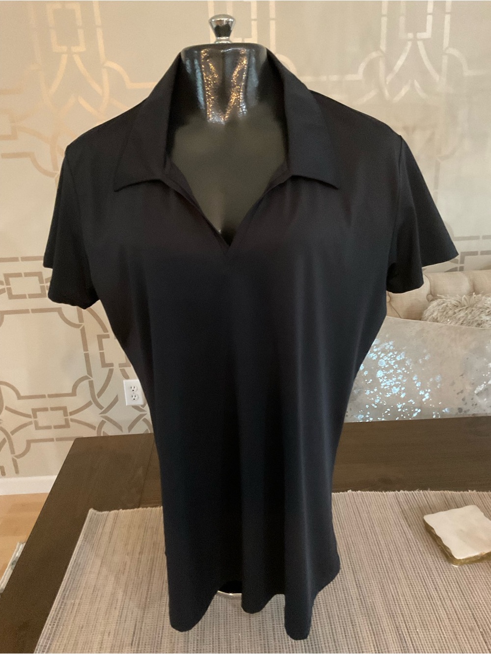 Women's Black Short Sleeve V-Neck Polo Tee - Classic Collar